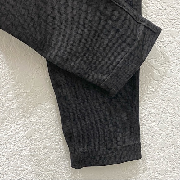 SPANX Look at Me Now Seamless Leggings in Brown Croc Print Size L - Picture 11 of 14